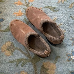 Landsend Women’s size 11 fur lined shoe